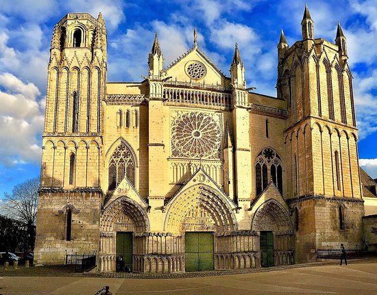 Activités à Poitiers, Cathédrale Saint Pierre